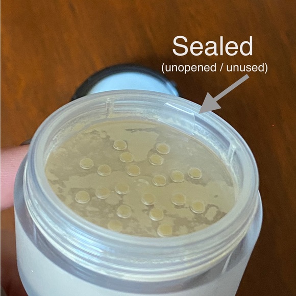 SALE‼️Laura Mercier Translucent Setting Powder > On-the-Go Mini Size > Brand NEW - Picture 3 of 13